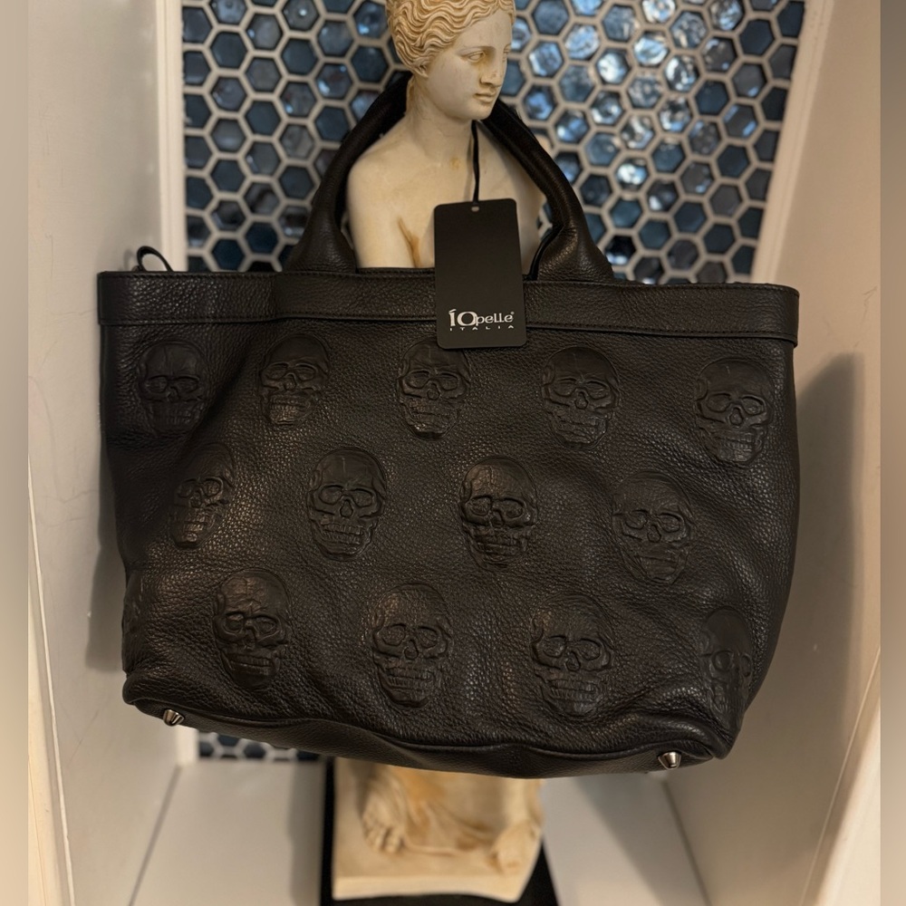 NWT IO Pelle Skull Embossed Italian Leather Crossbody Tote Bag 15 X 10 Inches - Picture 2 of 9